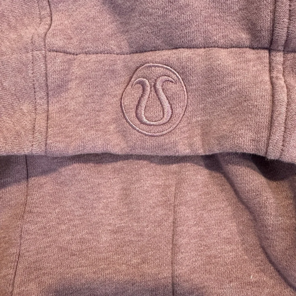 lululemon athletica nice sweatshirt